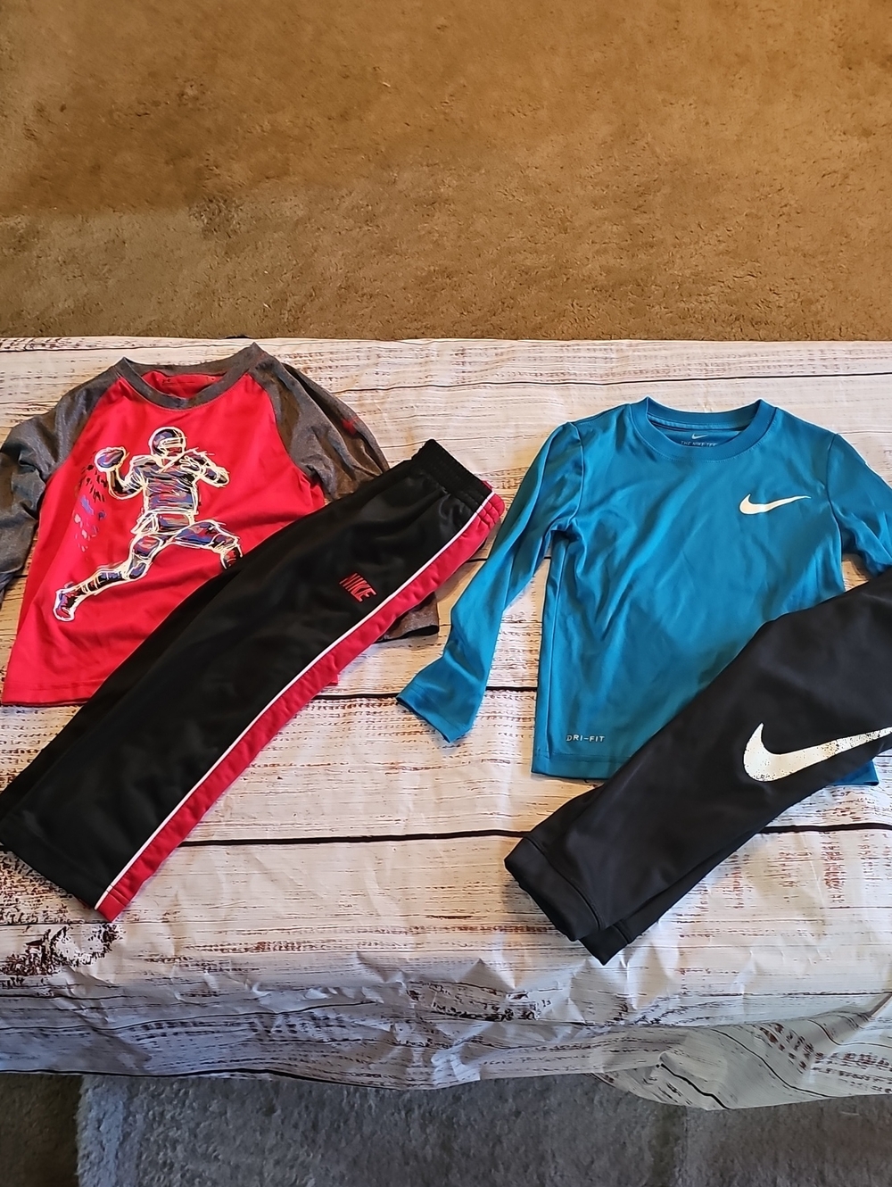UNDER ARMOR & NIKE 2 LOT BOYS SETS SIZE 4 EUC